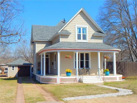 307 E Main St, Tecumseh, OK 74873 photo 1
