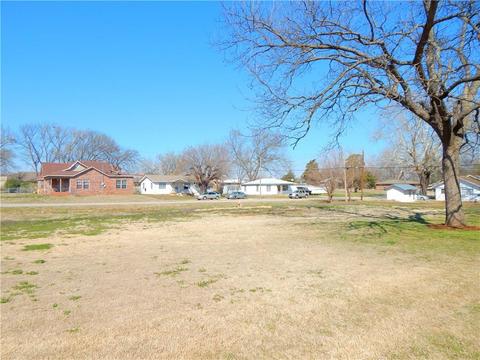 307 E Main St, Tecumseh, OK 74873 photo 35