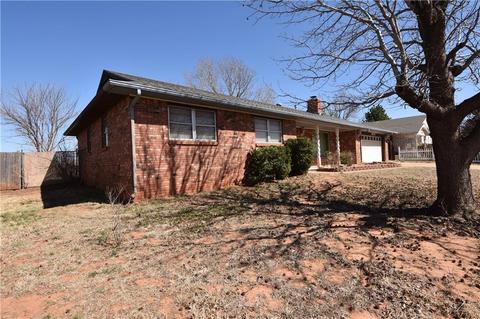 1024 E Cherrywood Dr, Guthrie, OK 73044 photo 2