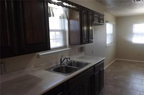 110 Lee Dr, Snyder, OK 73566 photo 13