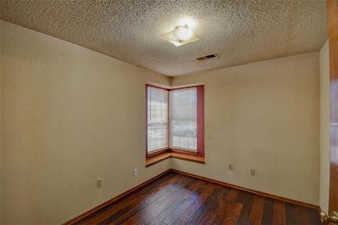 2126 Westmore Dr, Moore, OK 73170 photo 9