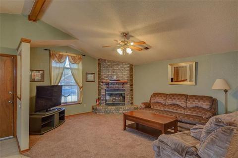 2126 Westmore Dr, Moore, OK 73170 photo 5