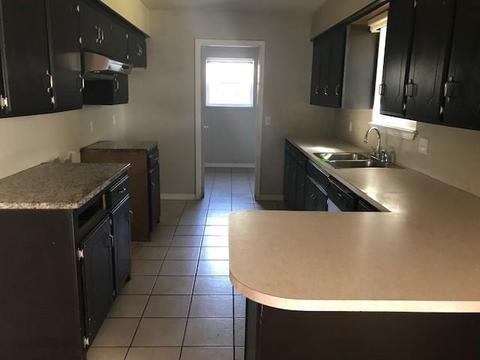 1200 Trail Dr, Altus, OK 73521 photo 5