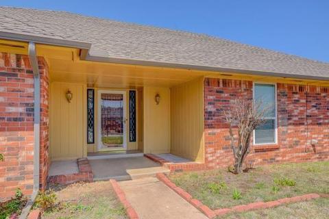 2000 Barrington, Norman, OK 73071 photo 3