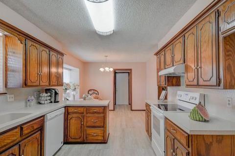 2000 Barrington, Norman, OK 73071 photo 15