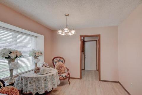 2000 Barrington, Norman, OK 73071 photo 9