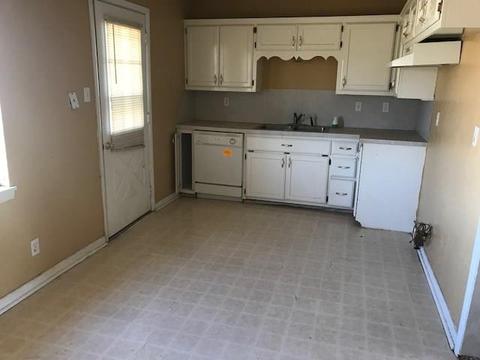 412 W 3rd, Olustee, OK 73560 photo 3
