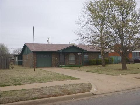 1205 E Ridgecrest, Altus, OK 73521 photo 1