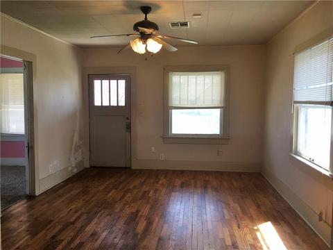 216 E Adams, Crescent, OK 73028 photo 5