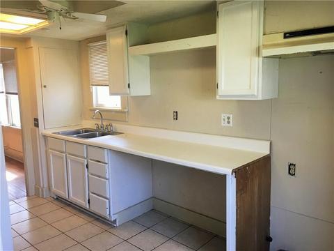 216 E Adams, Crescent, OK 73028 photo 10
