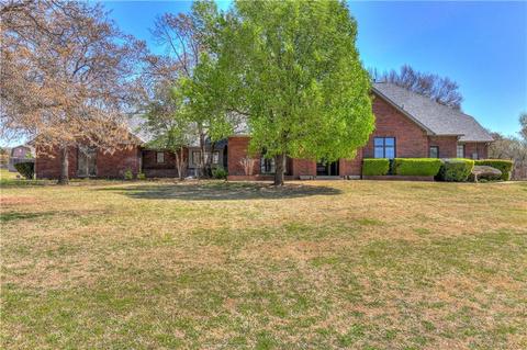 5200 Summit Dr, Edmond, OK 73034 photo 2