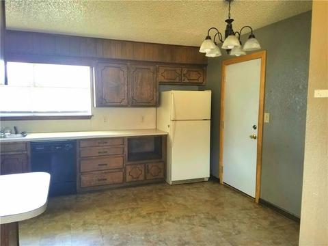 1024 Burns St, Altus, OK 73521 photo 7