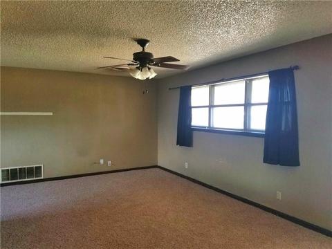1024 Burns St, Altus, OK 73521 photo 4