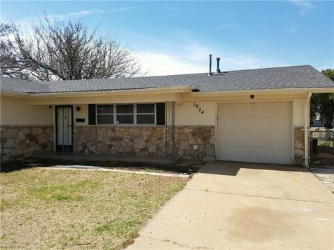 1024 Burns St, Altus, OK 73521 photo 2