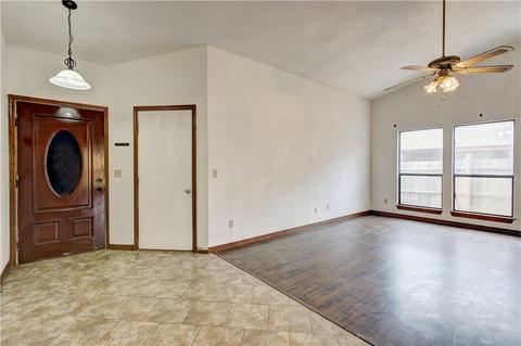 1909 Foxfire Rd, Edmond, OK 73003 photo 4
