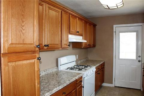 909 E Sycamore Ave, Altus, OK 73521 photo 4