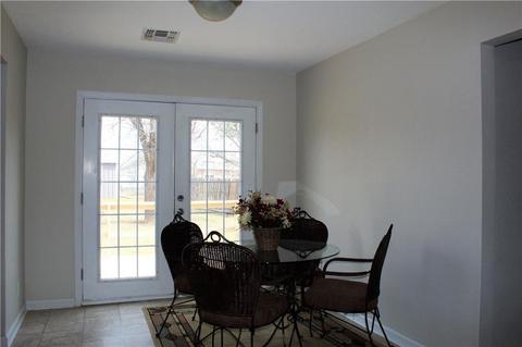 909 E Sycamore Ave, Altus, OK 73521 photo 6