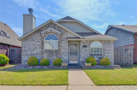 2102 Lakecrest Dr, Moore, OK 73170 photo 1