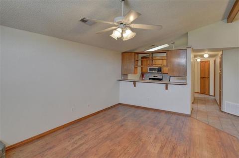 2102 Lakecrest Dr, Moore, OK 73170 photo 11