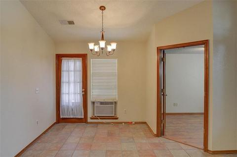 2102 Lakecrest Dr, Moore, OK 73170 photo 13