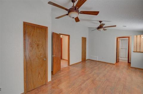 2102 Lakecrest Dr, Moore, OK 73170 photo 23