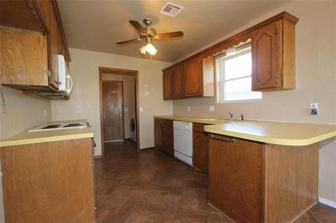 543 Skyview Dr, Watonga, OK 73772 photo 9
