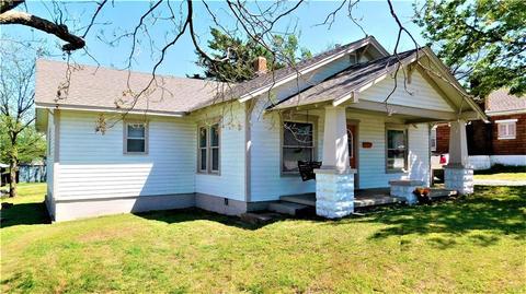 1310 E Noble Ave, Guthrie, OK 73044 photo 3