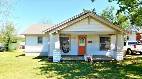 1310 E Noble Ave, Guthrie, OK 73044 photo 1