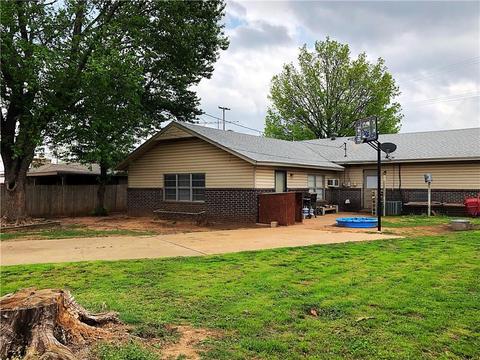 318 E Independence, Shawnee, OK 74804 photo 2