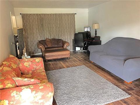 318 E Independence, Shawnee, OK 74804 photo 9