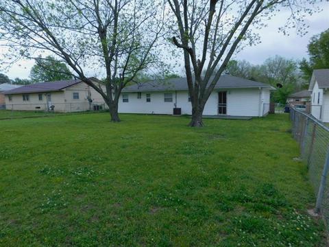 916 Williams, Ada, OK 74820 photo 3