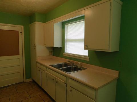 916 Williams, Ada, OK 74820 photo 5