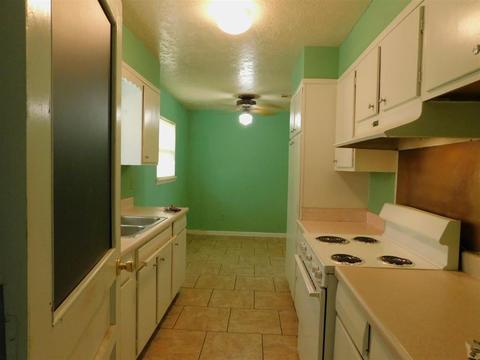 916 Williams, Ada, OK 74820 photo 4
