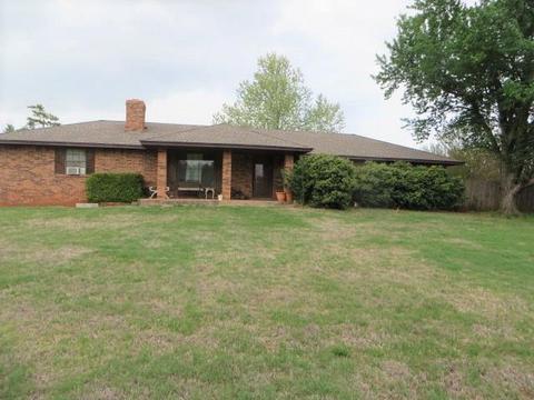 2086 Fox Ln, Tuttle, OK 73089 photo 1