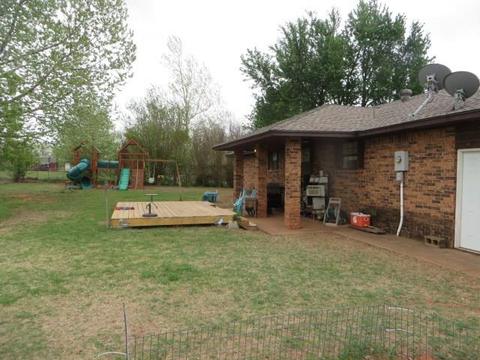 2086 Fox Ln, Tuttle, OK 73089 photo 11