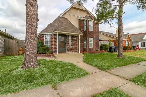 2111 Briarcliff, Moore, OK 73170 photo 1