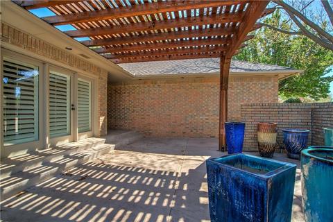 645 E Oak Pl, Edmond, OK 73025 photo 2