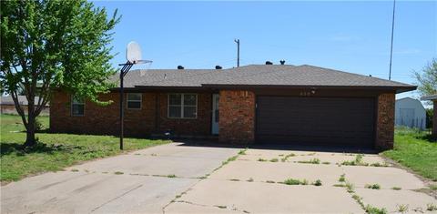 820 Kelli, Watonga, OK 73772 photo 1