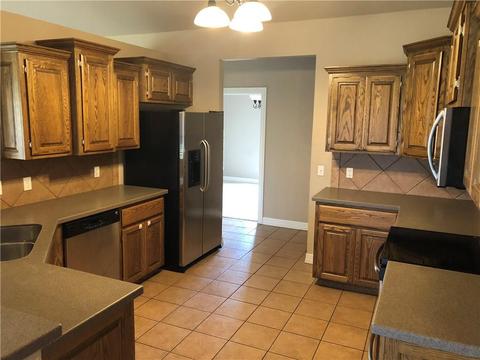 1808 Foxtail, Altus, OK 73521 photo 4