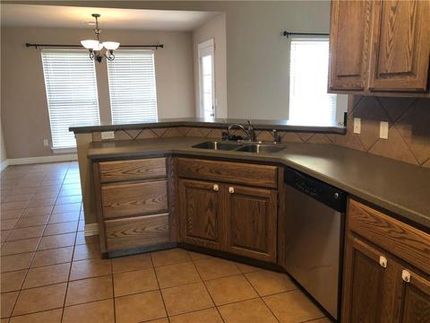 1808 Foxtail, Altus, OK 73521 photo 5