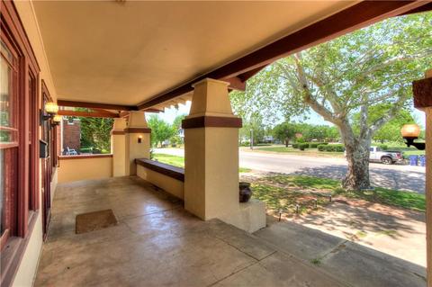 907 E Harrison, Guthrie, OK 73044 photo 4
