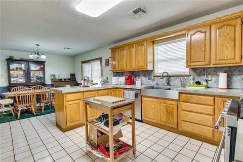 201 Mockingbird Ln, Tuttle, OK 73089 photo 11