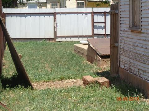 421 E Pecan, Altus, OK 73521 photo 3
