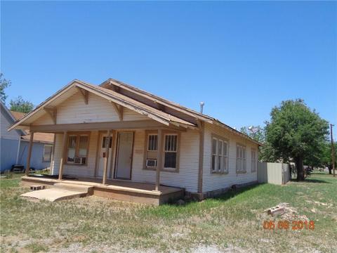 421 E Pecan, Altus, OK 73521 photo 2