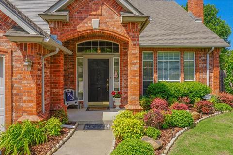 237 Deerhurst Dr, Norman, OK 73072 photo 2