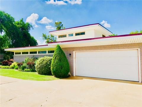 2115 E Robinson, Norman, OK 73071 photo 2