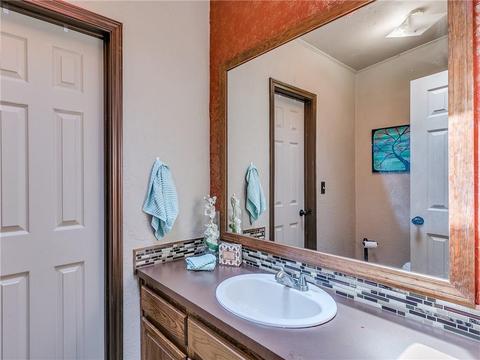 884 N Macarthur, Crescent, OK 73028 photo 29