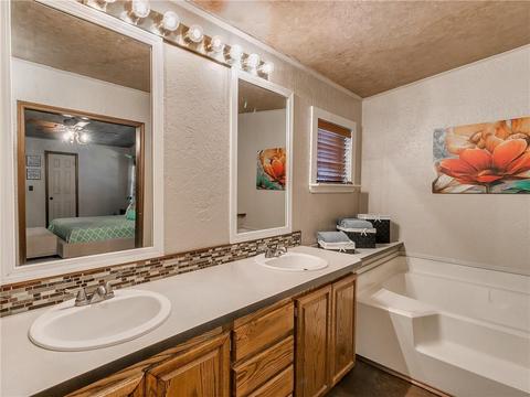 884 N Macarthur, Crescent, OK 73028 photo 21
