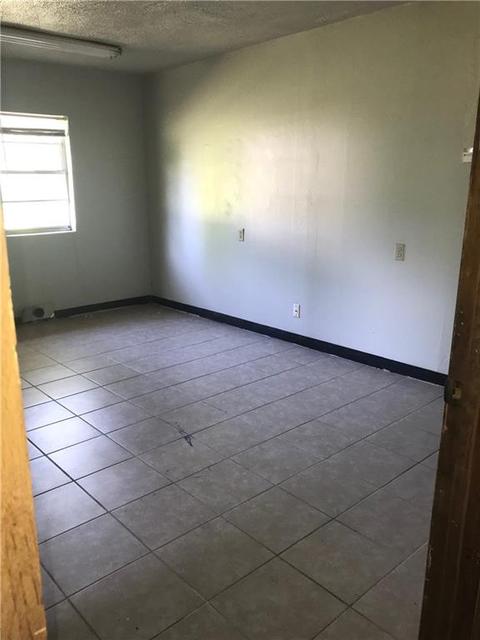 203 SE 2nd St, Tuttle, OK 73089 photo 5