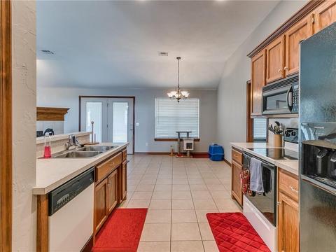 1805 Regency Blvd, Moore, OK 73160 photo 10